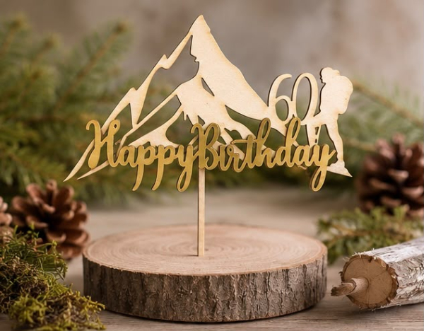Cake Topper Happy Birthday mit Bergmotiv und Wunschzahl aus Holz